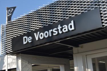 voorstad pand naambord op gevel